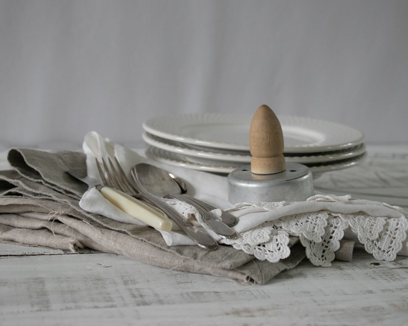 Ivory Table Runner — Handloom